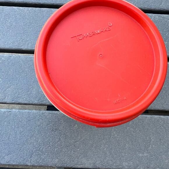 Tupperware 15 fluid ounces - Picture 1 of 6